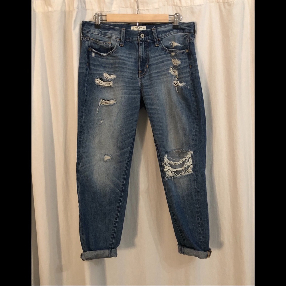 Low rise boyfriend jeans